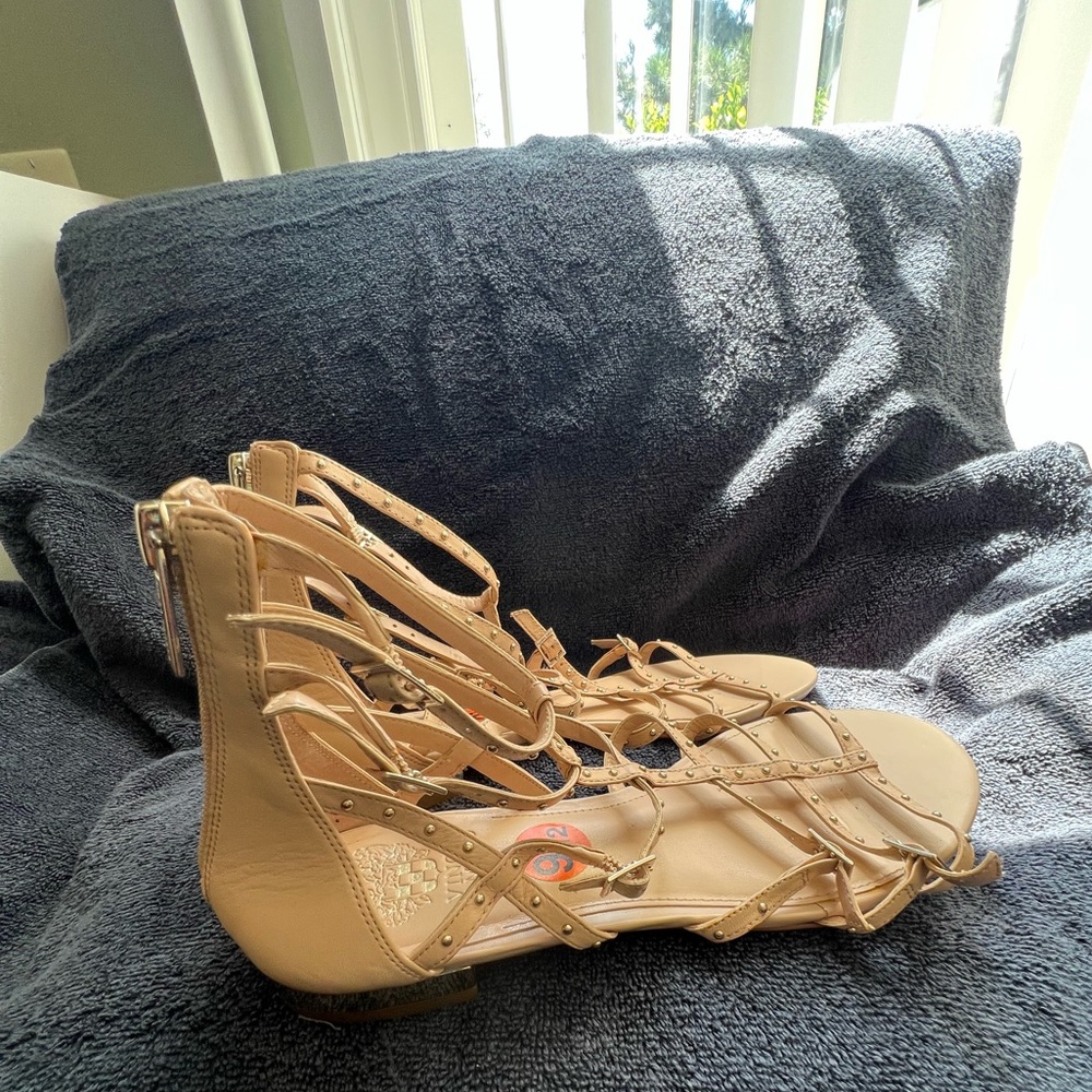 Vince Camuto Hevelli Studded Gladiator Nude Sandal - Size 9/12 - Picture 9 of 9